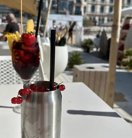 Royal Ascot R7 Met Terras En Zeezicht Op Toplocatie 오스텐드